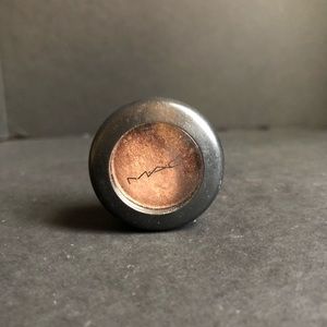 🌿 Mac Eyeshadow (bronze)